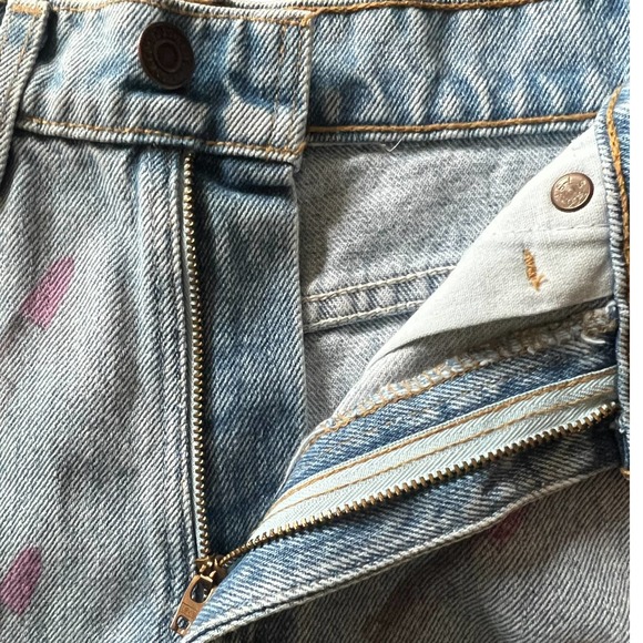 Vintage Levi’s cutoff lipstick bullet shorts - Picture 11 of 12